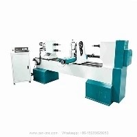 Come si cambia l'utensile su un tornio per legno?